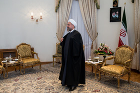 روحانی سوم در مقابل غرب سوم